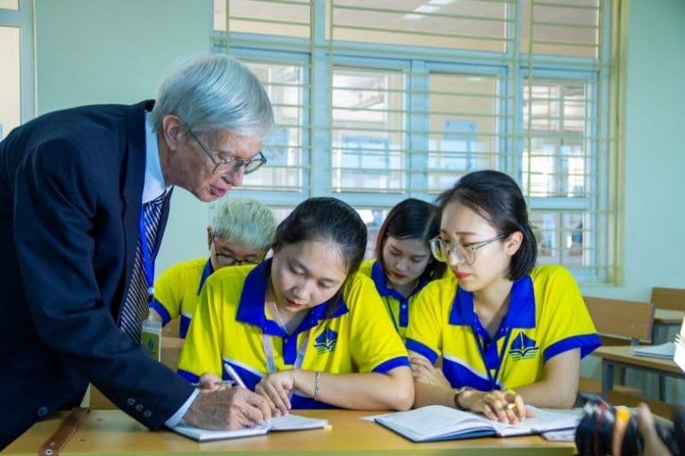 Trường Đại Học Hạ Long